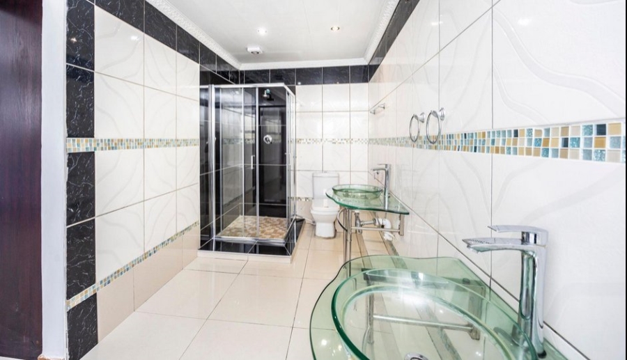 4 Bedroom Property for Sale in Sunnyridge Eastern Cape